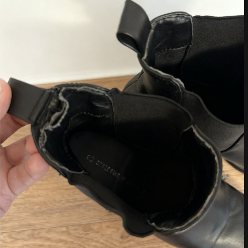 Streetwear Society Black Chelsea Block Heel Ankle Boots - Picture 5 of 6